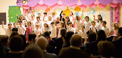 [ Year 4's Purim Show - 11 - 12/03/09 ]