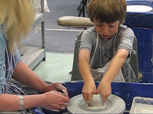 [Poldark pot throwing - 18mb]